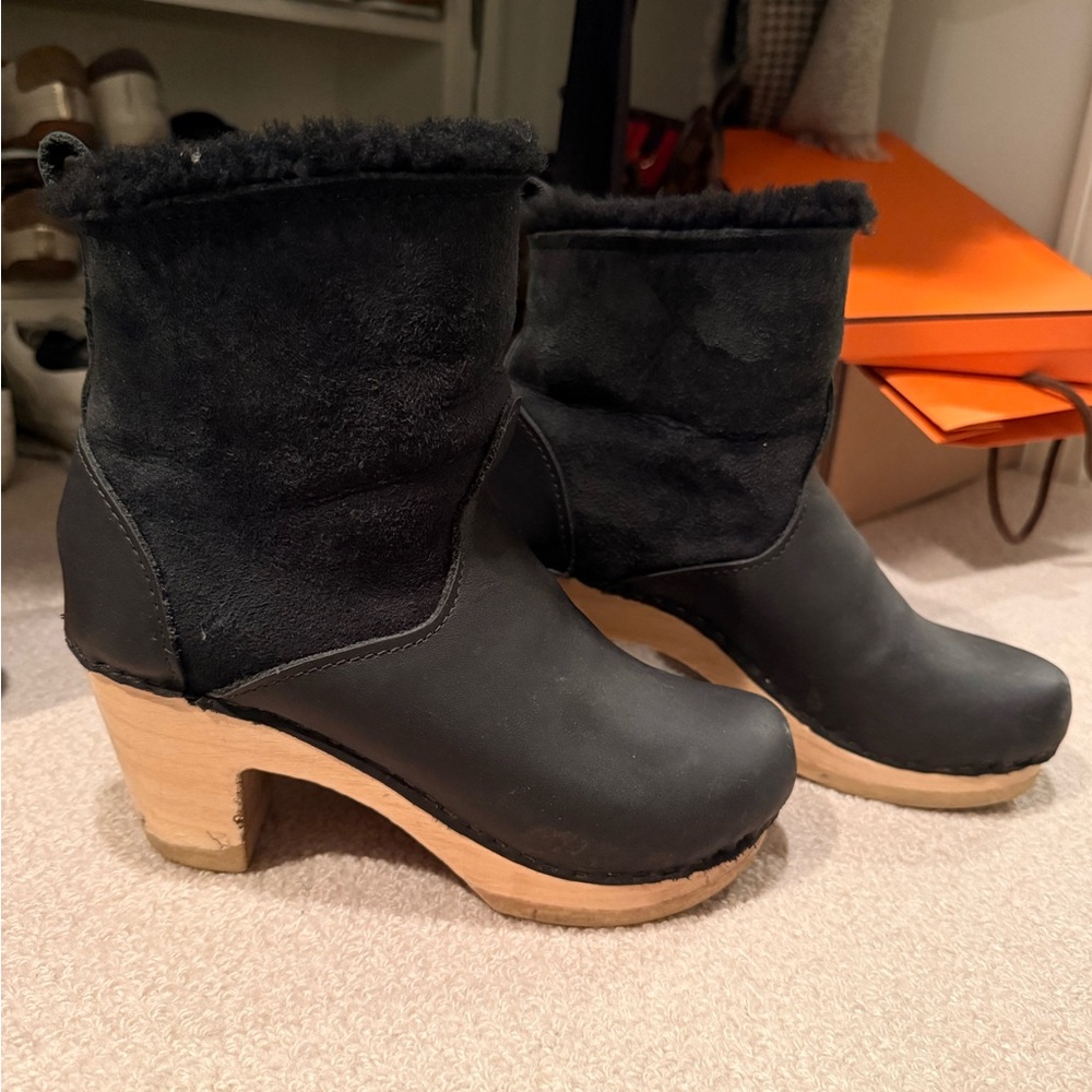 No. 6 Black Leather, fully lined shearling Clogs with Wooden Heel